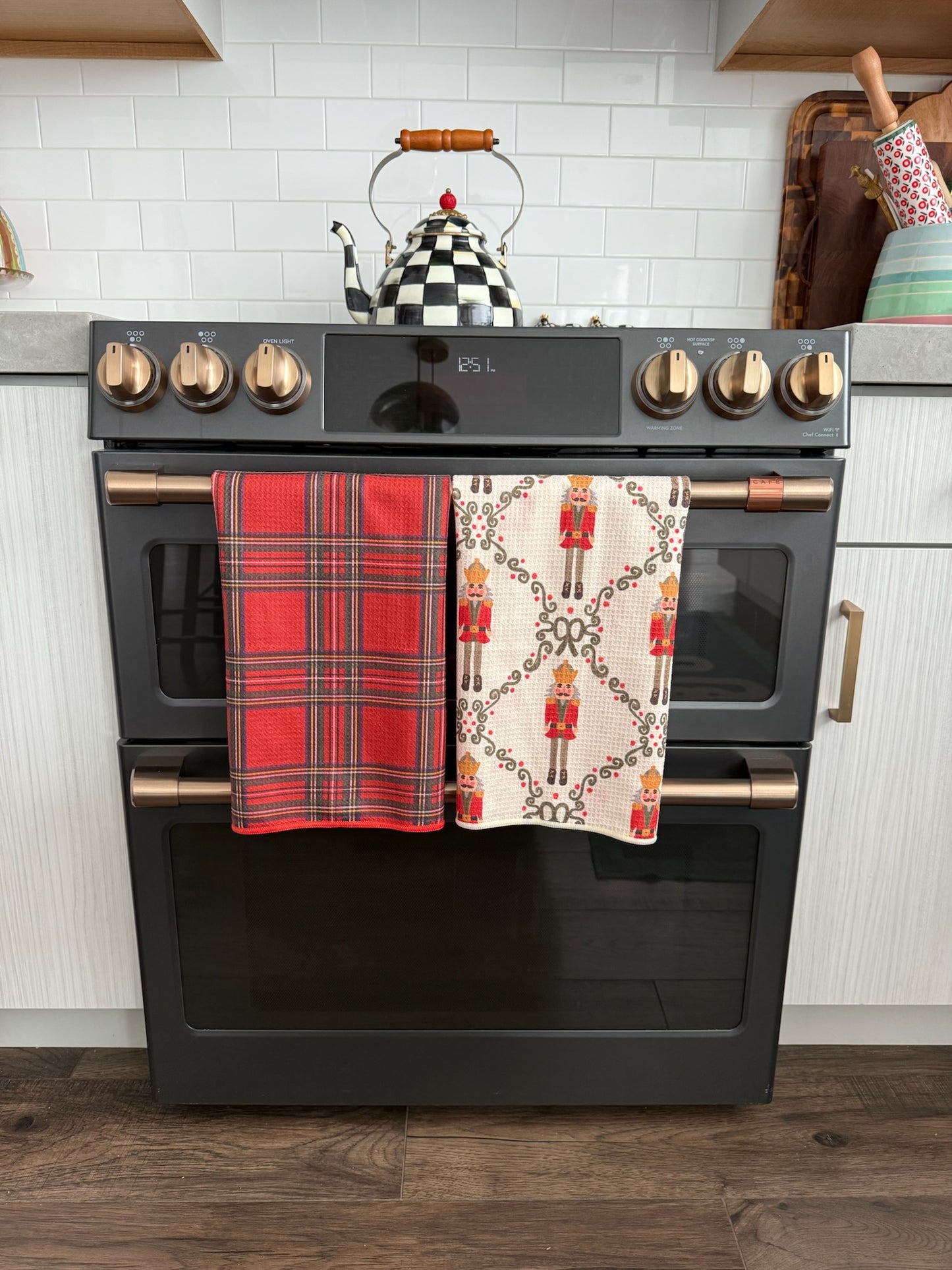 Capt' Nutty: Double-Sided Hand Towel