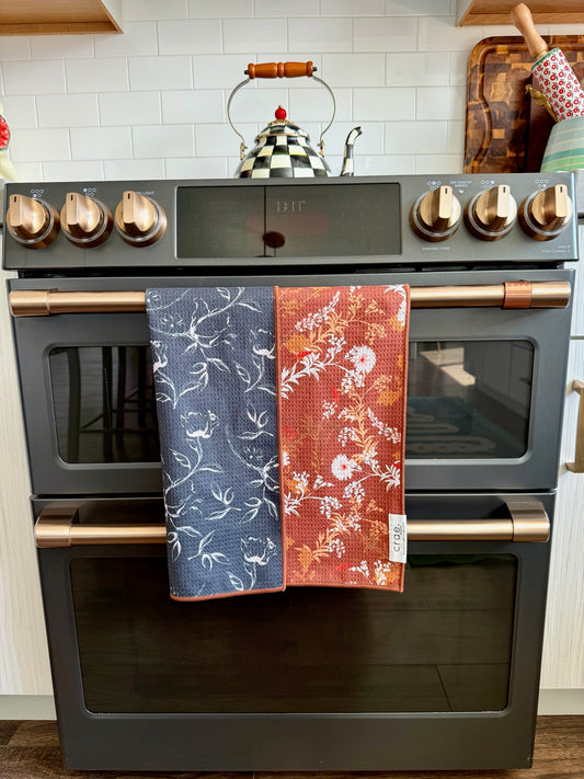 Gretta: Reversible Hand Towel