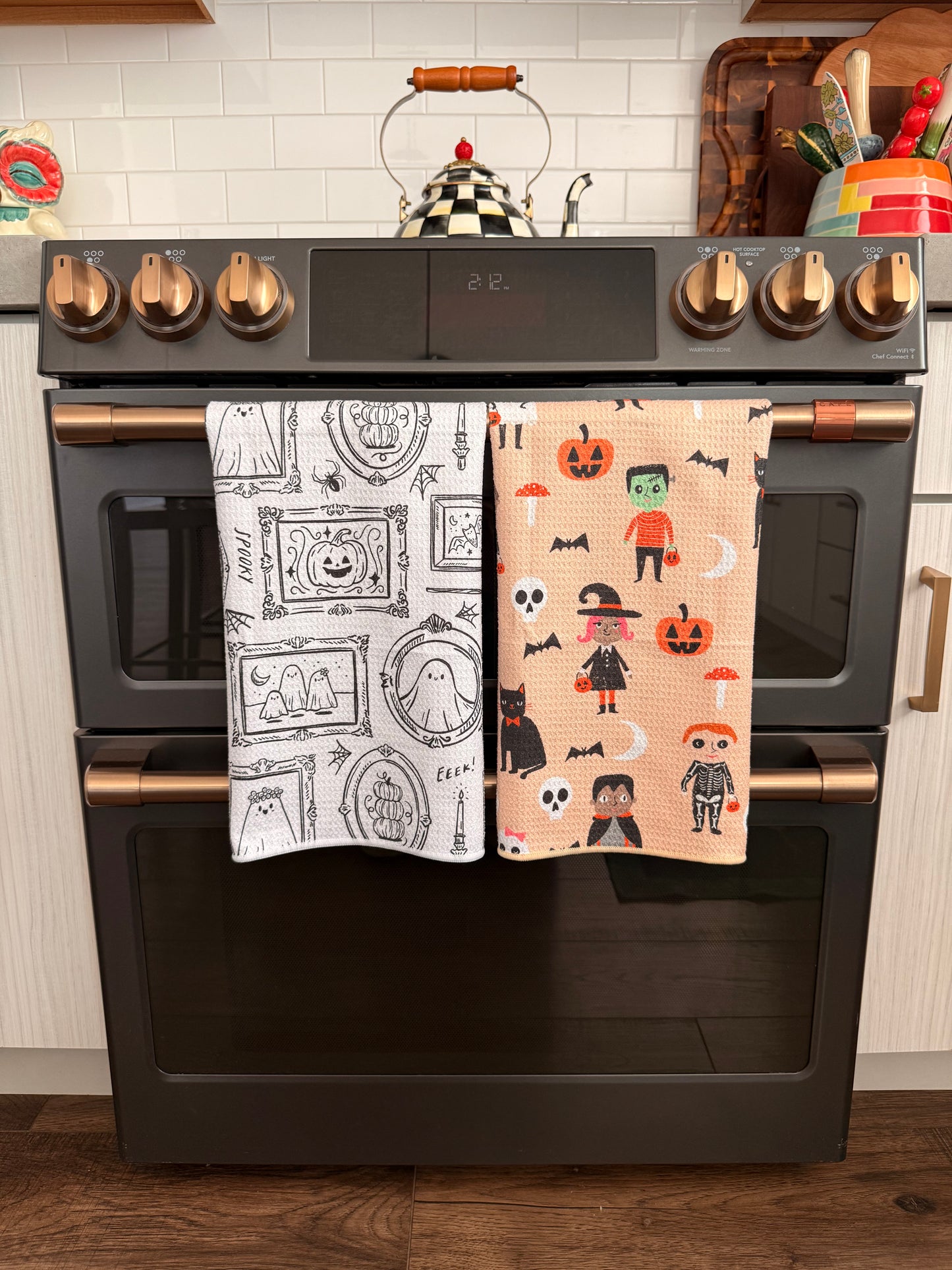 Costume Party: Double-Sided Hand Towel