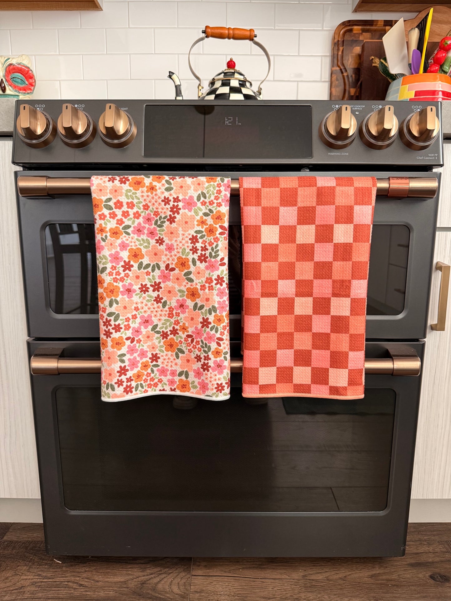 Livvy: Double-Sided Hand Towel