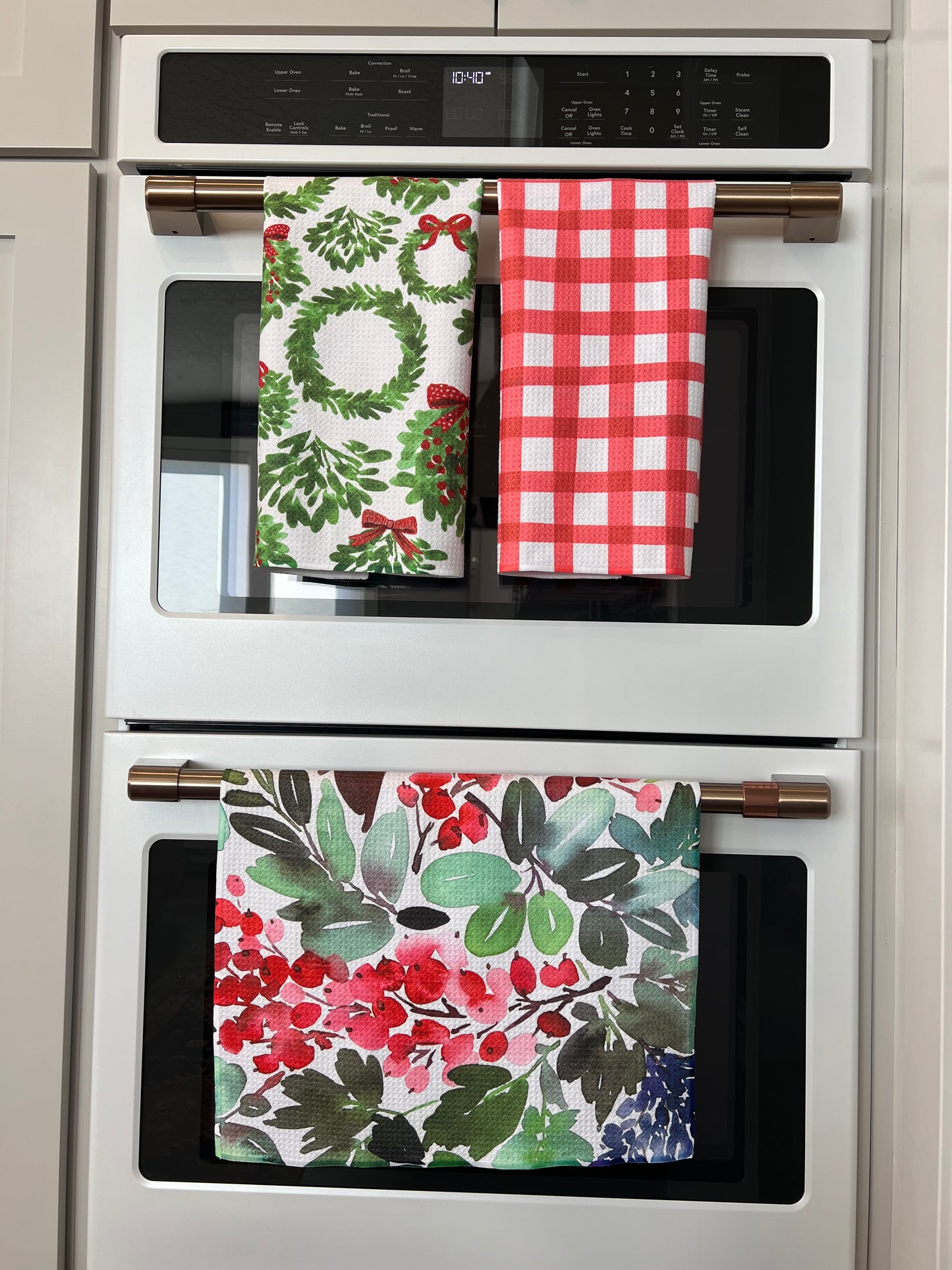 Holly Berry: Single-Sided Hand Towel