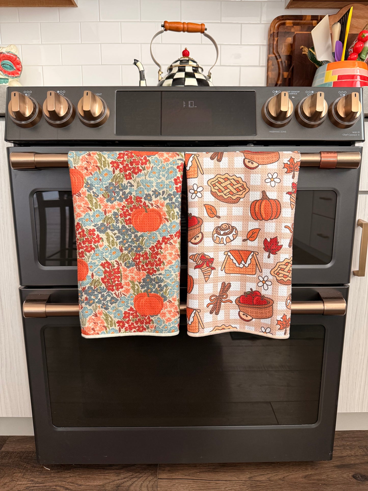 Pretty Pickin's: Double-Sided Hand Towel