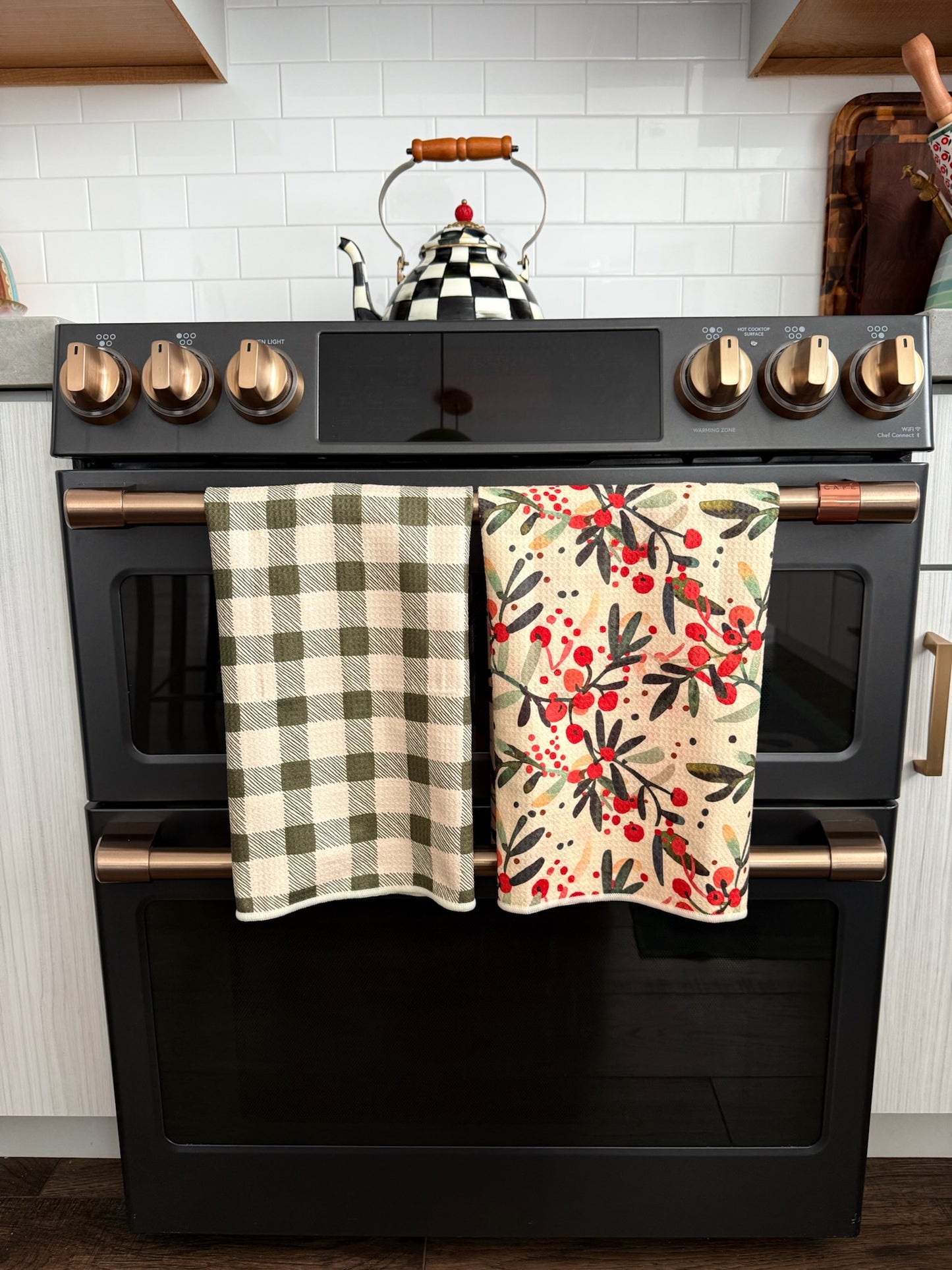 Gloria: Double-Sided Hand Towel