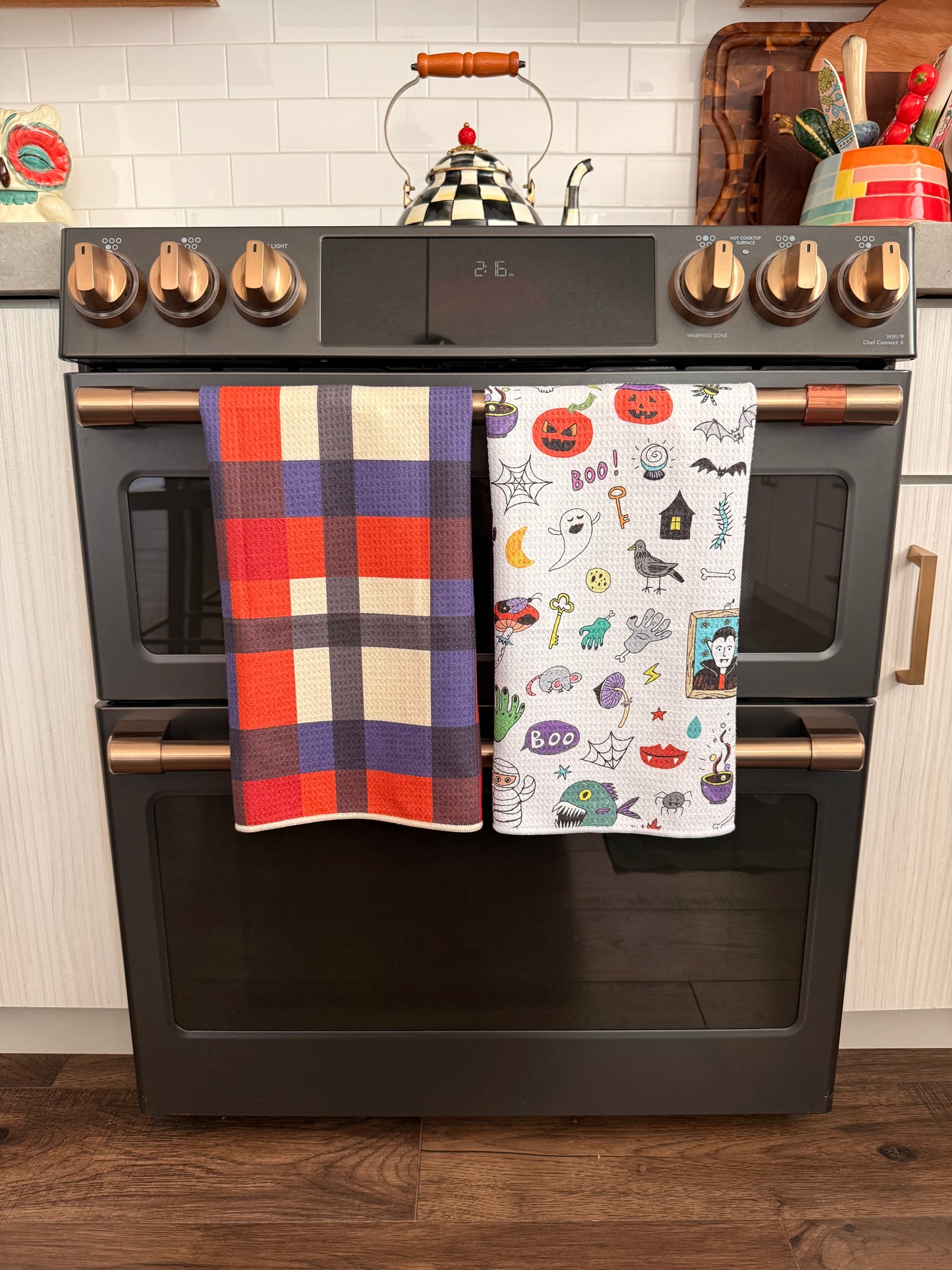 Winifred: Double-Sided Hand Towel