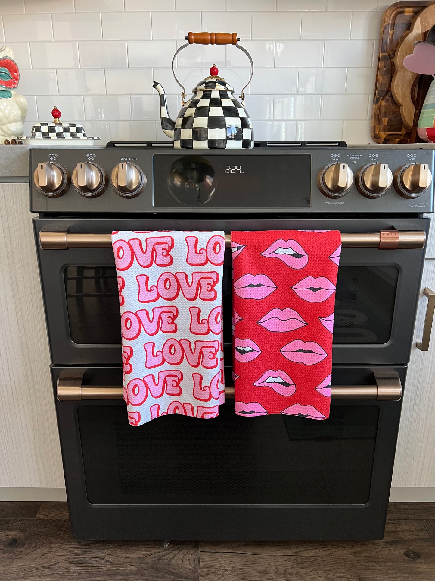 Vibing on your Love: Single-Sided Hand Towel