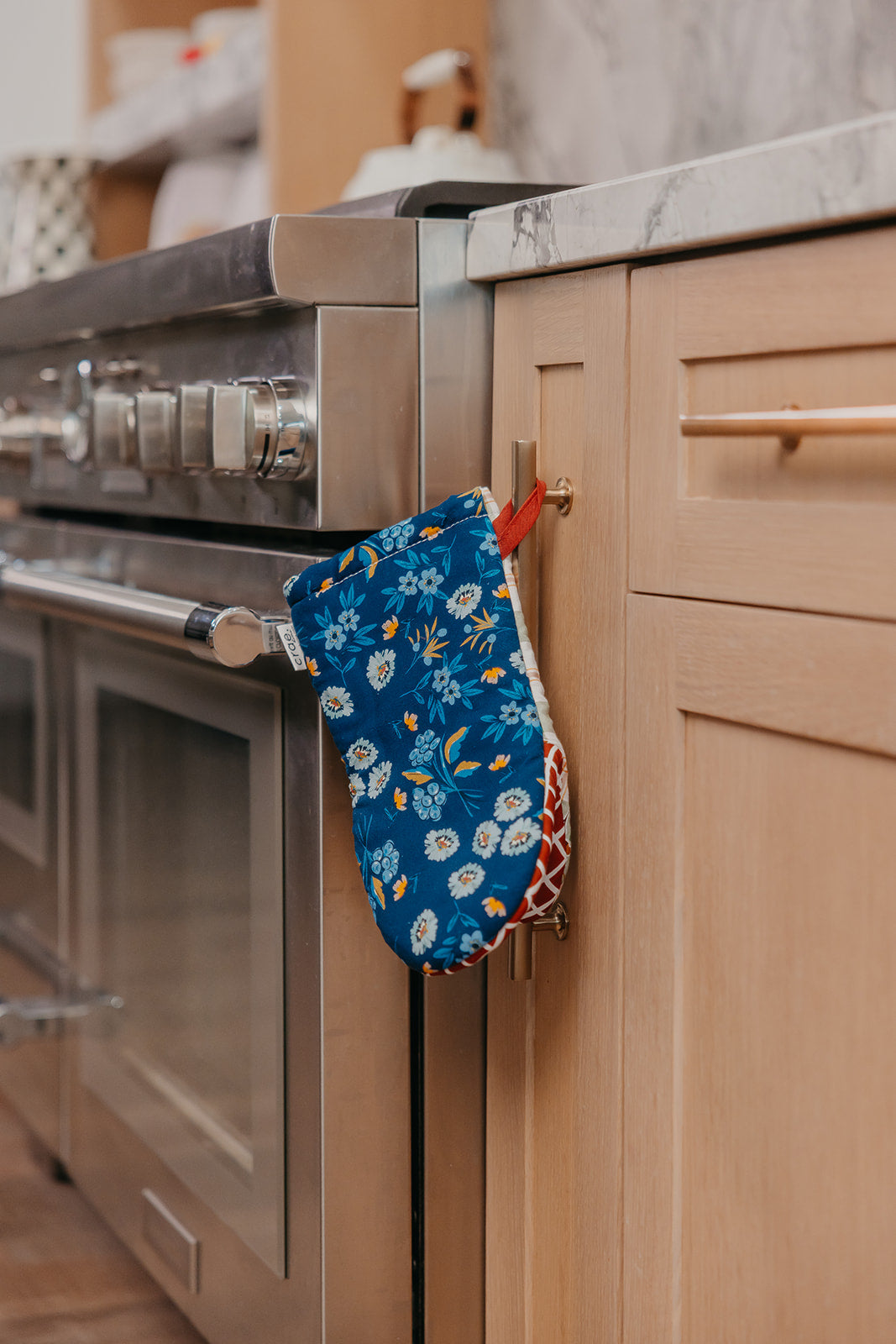 Kristine Oven Mitt
