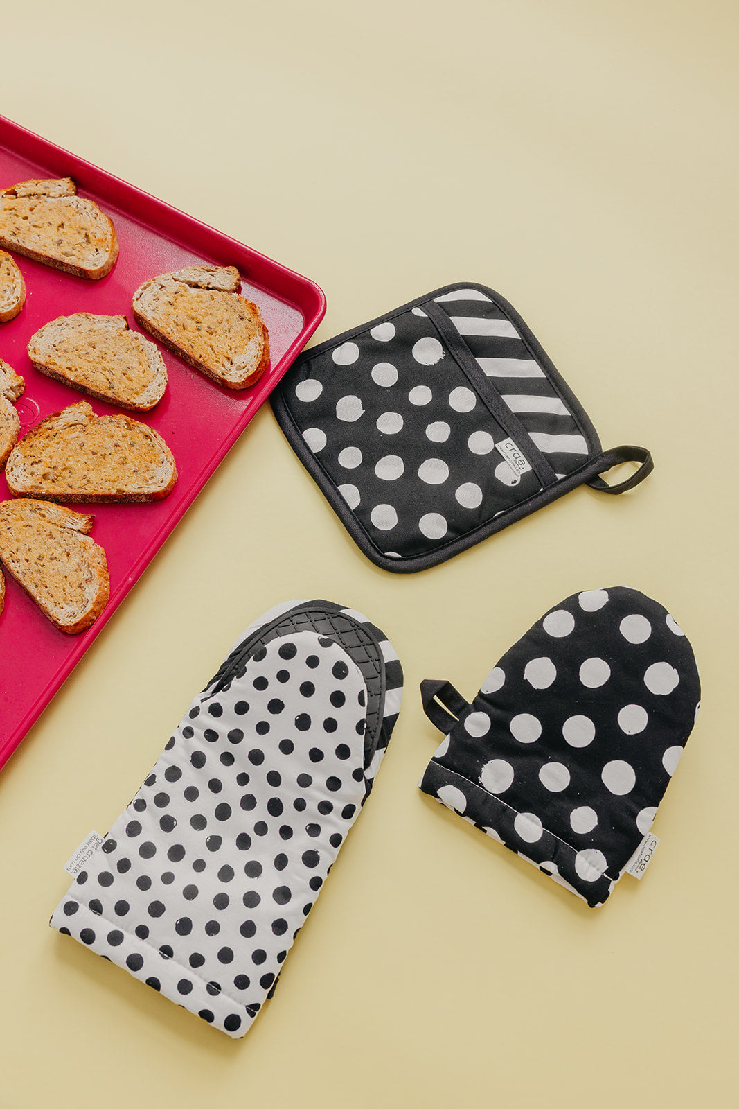 Polka Dottie: 2 Mini Mitt + 1 Pot Pad Bundle Pack